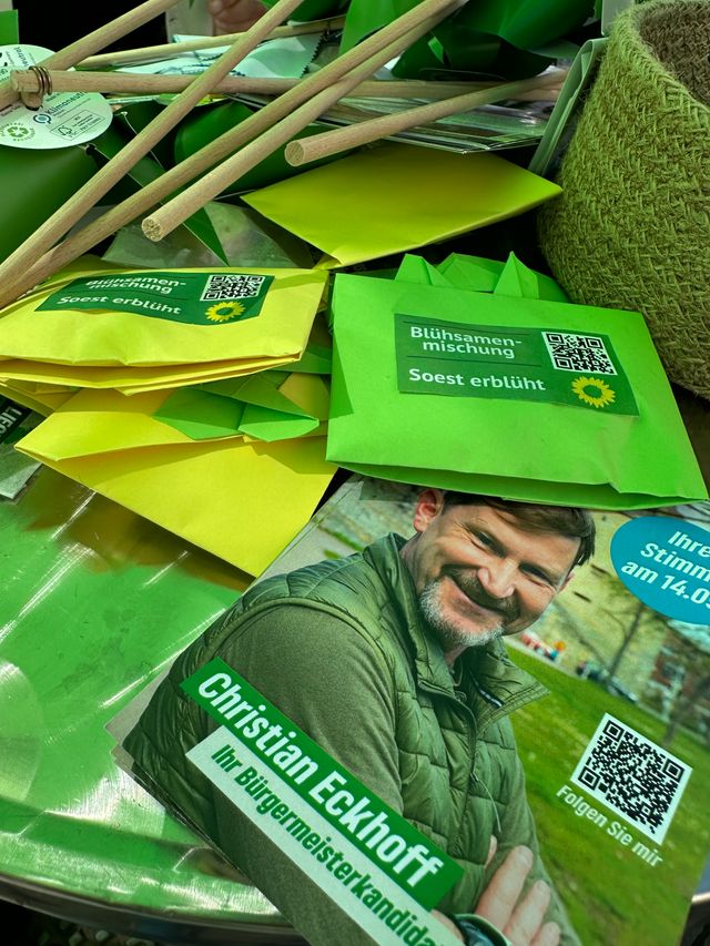 Wahlinformationsstand in der Fußgängerzone...
